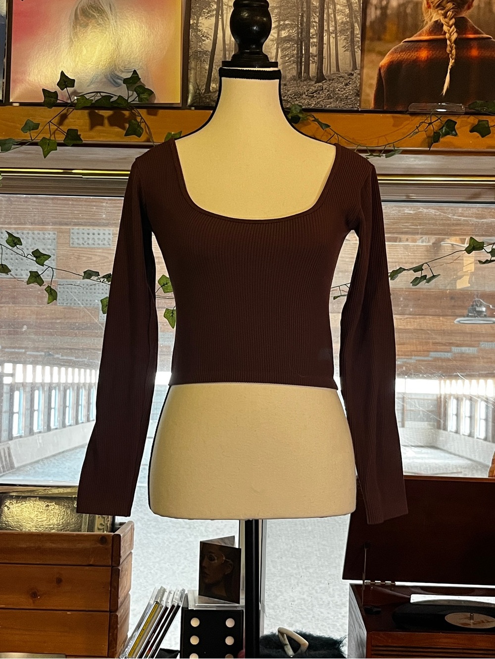 🍷Zara Cropped Ribbed Long Sleeve🍷